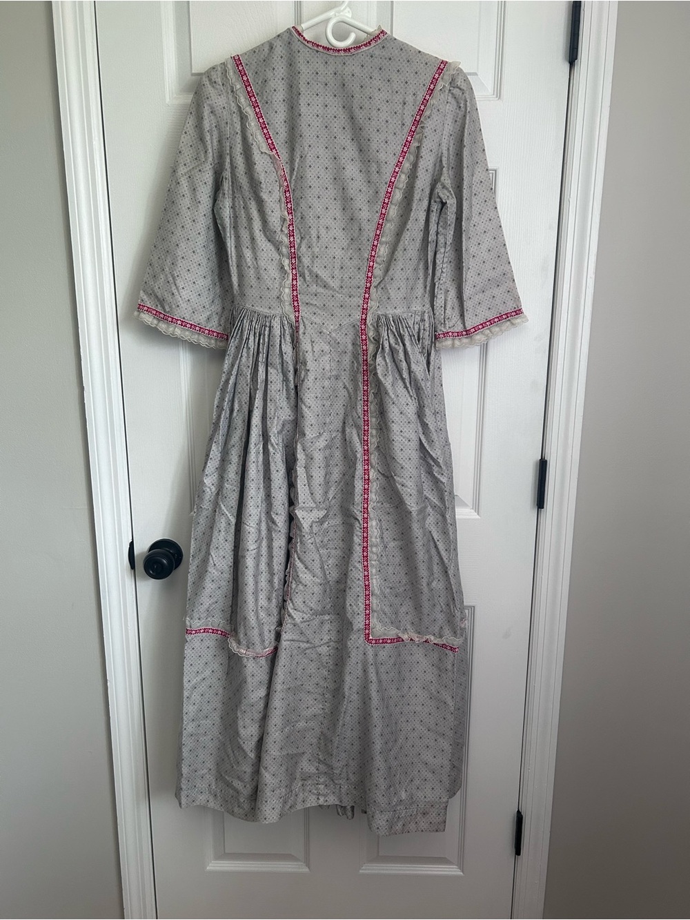 Vintage Handmade Cottagecore 1970s Gray Floral Detail Prairie Maxi Dress Size XS